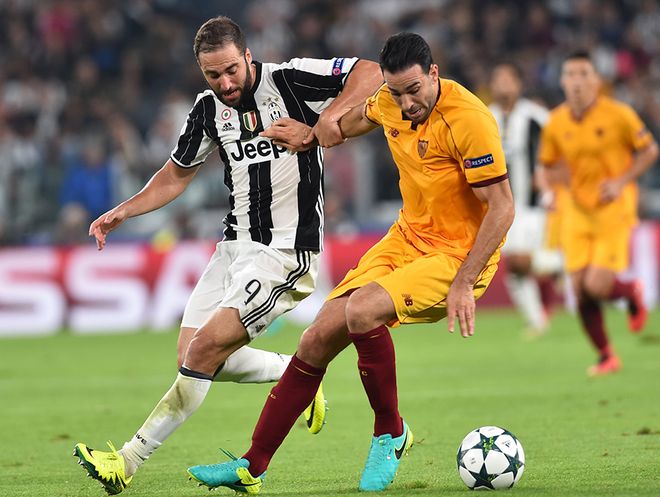 阿斯顿维拉客场4-3击败布莱顿，斩获8连胜，升至积分榜第三，距曼城仅1分，将于12月6日主场对阵阿森纳。